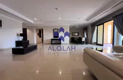 Apartment - 2 Bedrooms - 3 Bathrooms for rent in West Porto Drive - Porto Arabia - The Pearl Island - Doha