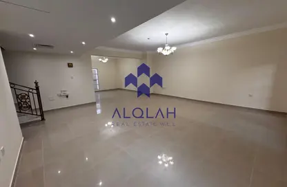 مجمع سكني - 4 غرف نوم - 5 حمامات للايجار في فلل عين خالد - عين خالد - الدوحة