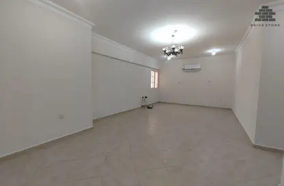 شقة - 2 غرف نوم - 2 حمامات للايجار في 28  نجمة - شارع ابن درهم - نجمة - الدوحة