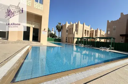 شقة - 4 غرف نوم - 5 حمامات للايجار في شارع بحيرة الخليج الغربي - بحيرة وست لاجون - الدوحة