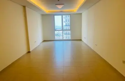 Apartment - 2 Bedrooms - 4 Bathrooms for rent in Viva West - Viva Bahriyah - The Pearl Island - Doha