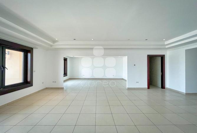 929398 - Property Image 3