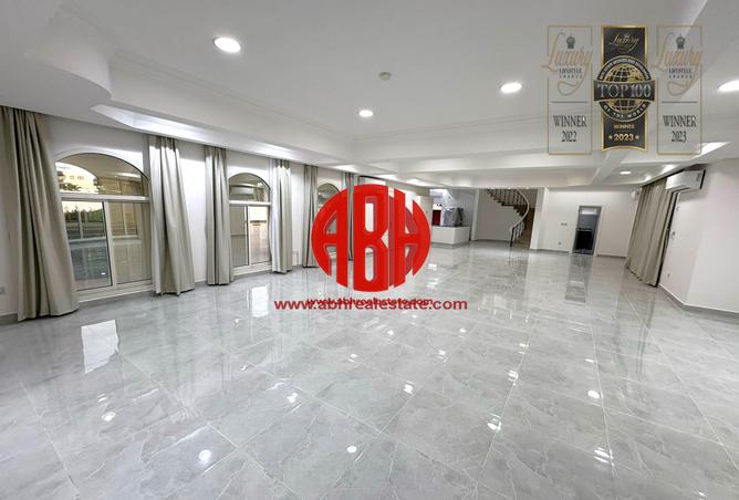 مجمع سكني - 5 غرف نوم - 5 حمامات للايجار في فلل واست باي لاغون - وست باي لاجون - بحيرة وست لاجون - الدوحة