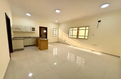 Apartment - 2 Bedrooms - 2 Bathrooms for rent in Al Kheesa - Al Kheesa - Umm Salal Mohammed