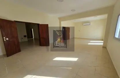 Apartment - 3 Bedrooms - 3 Bathrooms for rent in Fereej Kulaib - Doha