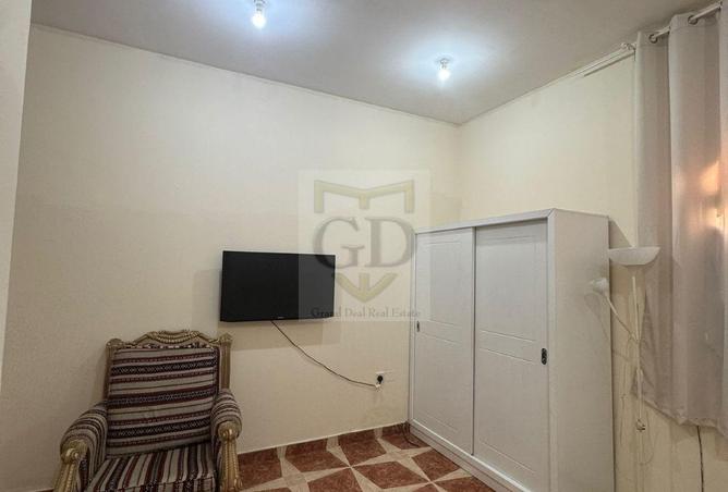 906721 - Property Image 2