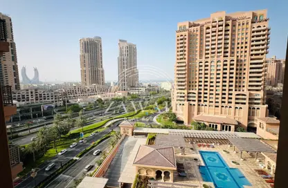 Apartment - 1 Bedroom - 2 Bathrooms for sale in Tower 6 - Porto Arabia - The Pearl Island - Doha