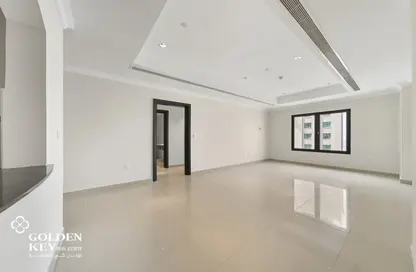 Apartment - 1 Bedroom - 2 Bathrooms for rent in West Porto Drive - Porto Arabia - The Pearl Island - Doha