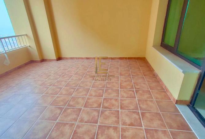 905317 - Property Image 3