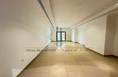 Apartment - 2 Bedrooms - 3 Bathrooms for rent in Porto Arabia - The Pearl Island - Doha