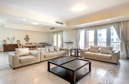 Apartment - 2 Bedrooms - 3 Bathrooms for rent in West Porto Drive - Porto Arabia - The Pearl Island - Doha