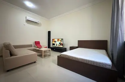 Apartment - Studio - 1 Bathroom for rent in Al Dafna - Al Dafna - Doha