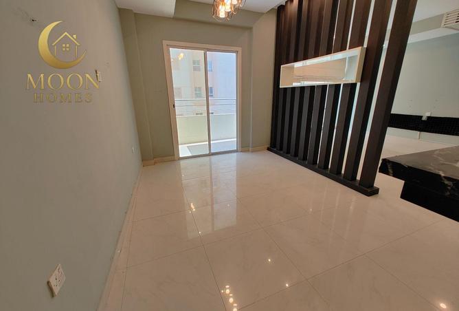 987698 - Property Image 3