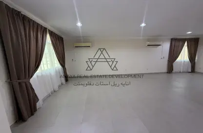 فيلا - 3 غرف نوم - 3 حمامات للايجار في بوابة عين خالد - عين خالد - الدوحة