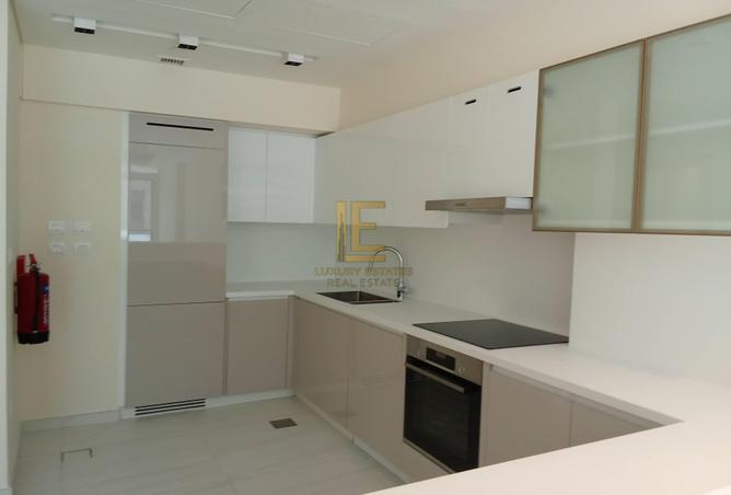 907154 - Property Image 3