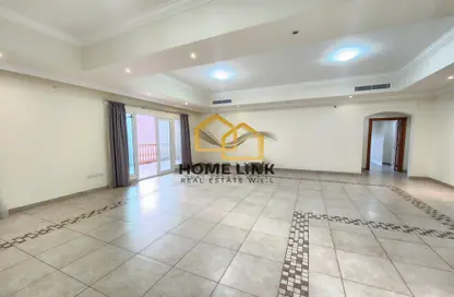 Apartment - 2 Bedrooms - 3 Bathrooms for rent in East Porto Drive - Porto Arabia - The Pearl Island - Doha