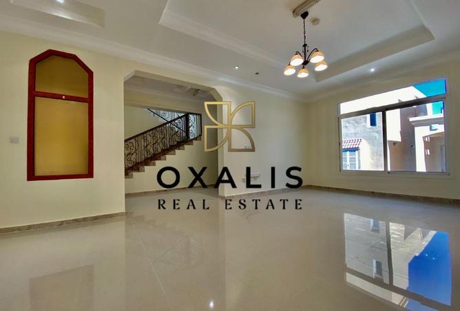 949869 - Property Image 2