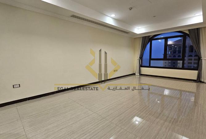 952780 - Property Image 2