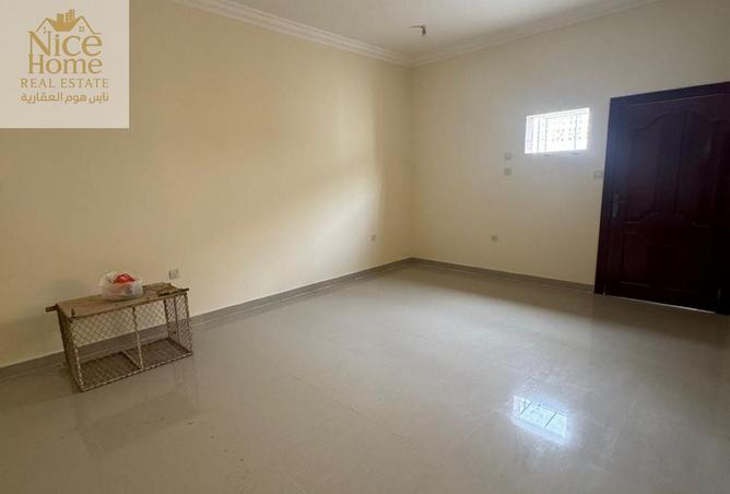 988073 - Property Image 2