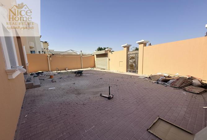 956612 - Property Image 2