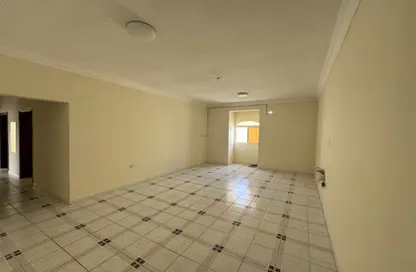 شقة - 3 غرف نوم - 3 حمامات للايجار في شارع المطار القديم - طريق المطار القديم - الدوحة شقة - 3 غرف نوم - 3 حمامات للايجار في شارع المطار القديم - طريق المطار القديم - الدوحة