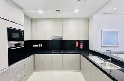 Apartment - 2 Bedrooms - 3 Bathrooms for rent in Floresta Gardens - Floresta Gardens - The Pearl Island - Doha