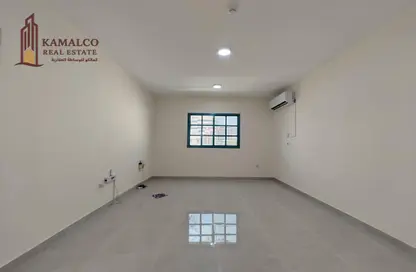 شقة - 2 غرف نوم - 2 حمامات للايجار في ام غوالينا تجارية - ام غويلينا - أم غويلينا - الدوحة