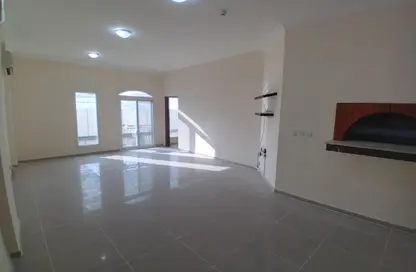 Apartment - 2 Bedrooms - 3 Bathrooms for rent in Duhail Villas - Al Duhail - Doha