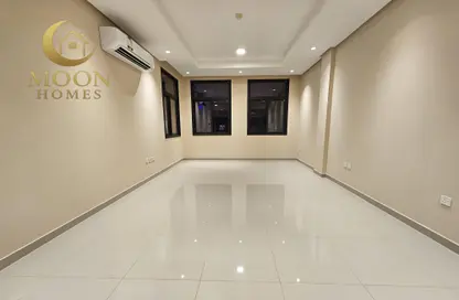 شقة - 2 غرف نوم - 3 حمامات للايجار في شارع المطار القديم - طريق المطار القديم - الدوحة شقة - 2 غرف نوم - 3 حمامات للايجار في شارع المطار القديم - طريق المطار القديم - الدوحة