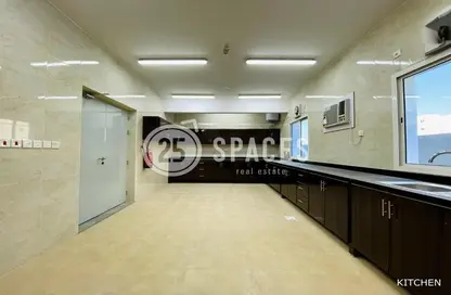 Warehouse - Studio - 7+ Bathrooms for rent in Umm Salal Mahammad - Umm Salal Mohammed - Doha