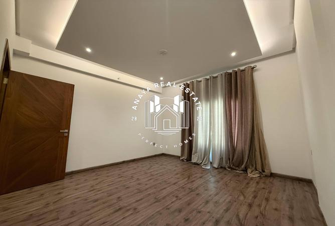 957783 - Property Image 2