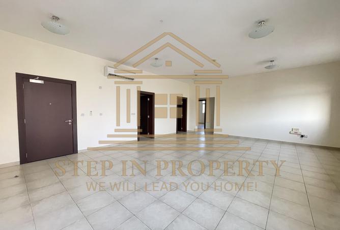 972399 - Property Image 2