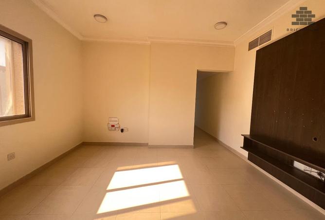 942908 - Property Image 2