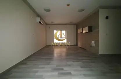 Apartment - 2 Bedrooms - 2 Bathrooms for rent in Al Mansoura - Al Mansoura - Doha