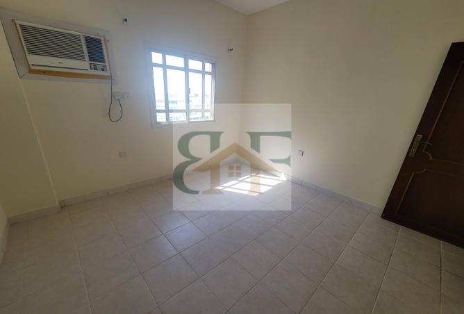 945293 - Property Image 2