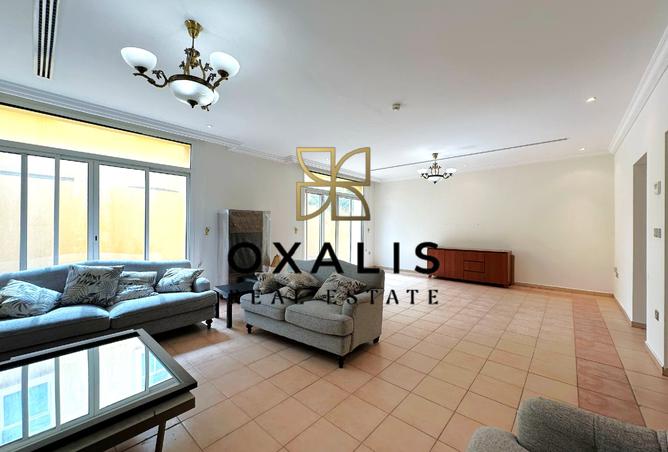 938569 - Property Image 2