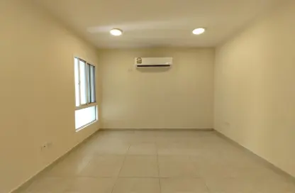 Apartment - 3 Bedrooms - 2 Bathrooms for rent in Al Mansoura - Al Mansoura - Doha