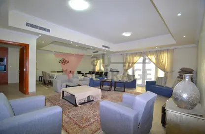 Apartment - 2 Bedrooms - 3 Bathrooms for rent in Tower 9 - Porto Arabia - The Pearl Island - Doha