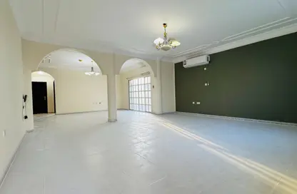 مجمع سكني - 5 غرف نوم - 4 حمامات للايجار في الثمامة - الثمامة - الدوحة