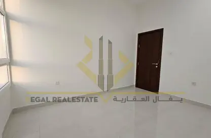 شقة - 3 غرف نوم - 3 حمامات للايجار في الوعب - الدوحة