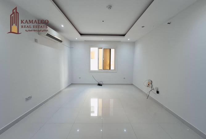 954061 - Property Image 2