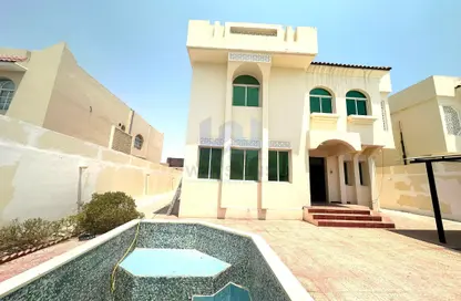 Villa - 5 Bedrooms - 6 Bathrooms for rent in Ibn Zaidoun Street - Lejbailat - Doha