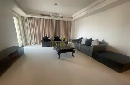 Apartment - 1 Bedroom - 2 Bathrooms for rent in Gewan Island - The Pearl Island - Doha