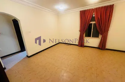 مجمع سكني - 3 غرف نوم - 5 حمامات للايجار في شارع المطار القديم - طريق المطار القديم - الدوحة