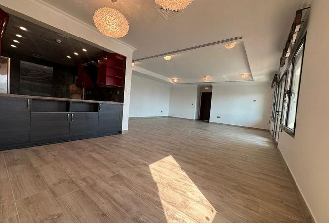 951398 - Property Image 2
