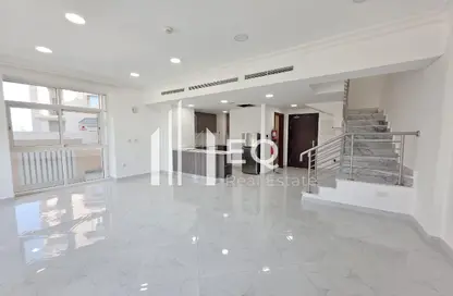 دوبلكس - 2 غرف نوم - 3 حمامات للبيع في جنوب فوكس هيلس - فوكس هيلز - الوسيل