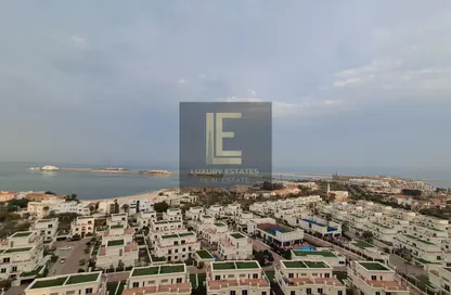 Apartment - 3 Bedrooms - 5 Bathrooms for sale in The Pearl Island - Doha