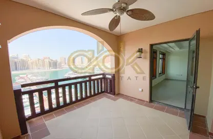 تاون هاوس - 2 غرف نوم - 3 حمامات للايجار في طريق بورتو الشرقي - بورتو أرابيا - جزيرة اللؤلؤة - الدوحة