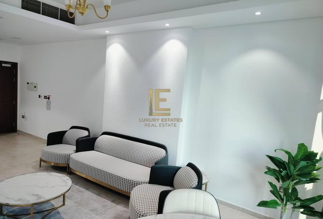 987707 - Property Image 3