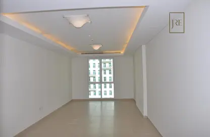 Empty Room image for: Apartment - 2 Bedrooms - 2 Bathrooms for rent in Viva West - Viva Bahriyah - The Pearl Island - Doha, Image 1